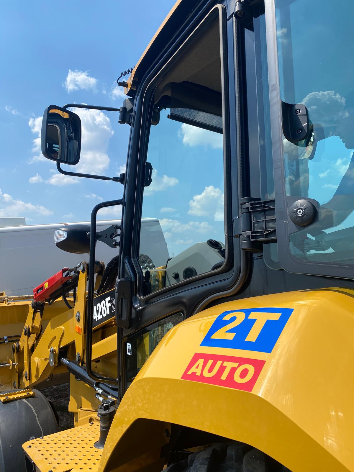 Închirieri utilaje Caracal — 2T Auto