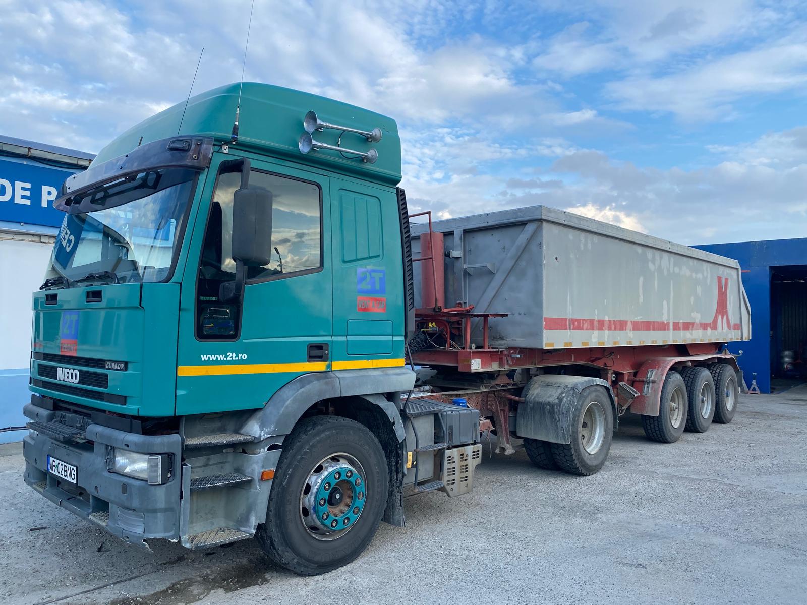 Închirieri utilaje Caracal — 2T Auto