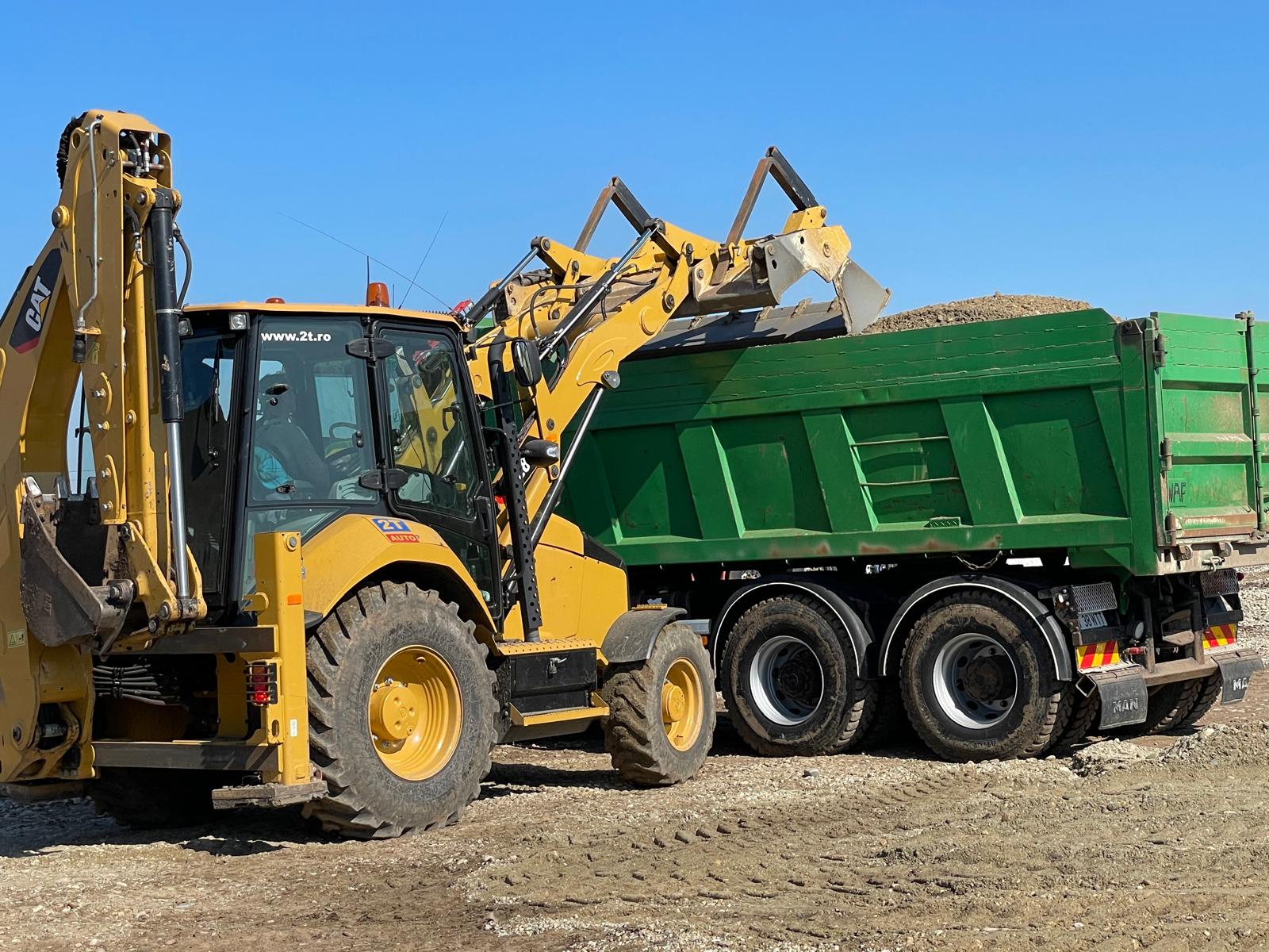 Închirieri utilaje Caracal — 2T Auto
