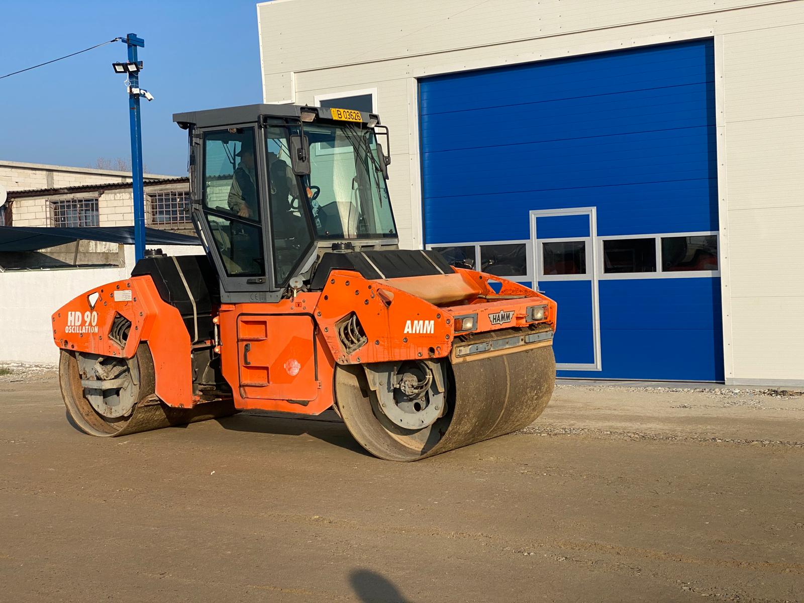 Închirieri utilaje Caracal — 2T Auto