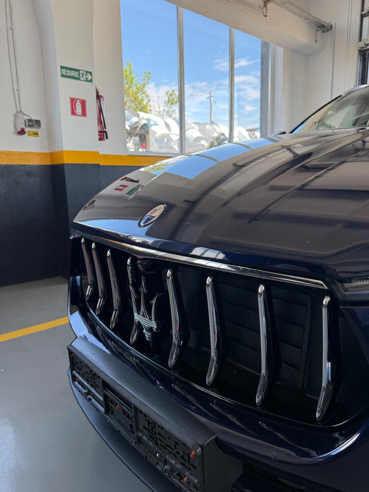 Maserati — grilă față în atelier mecanică 2T Auto Caracal