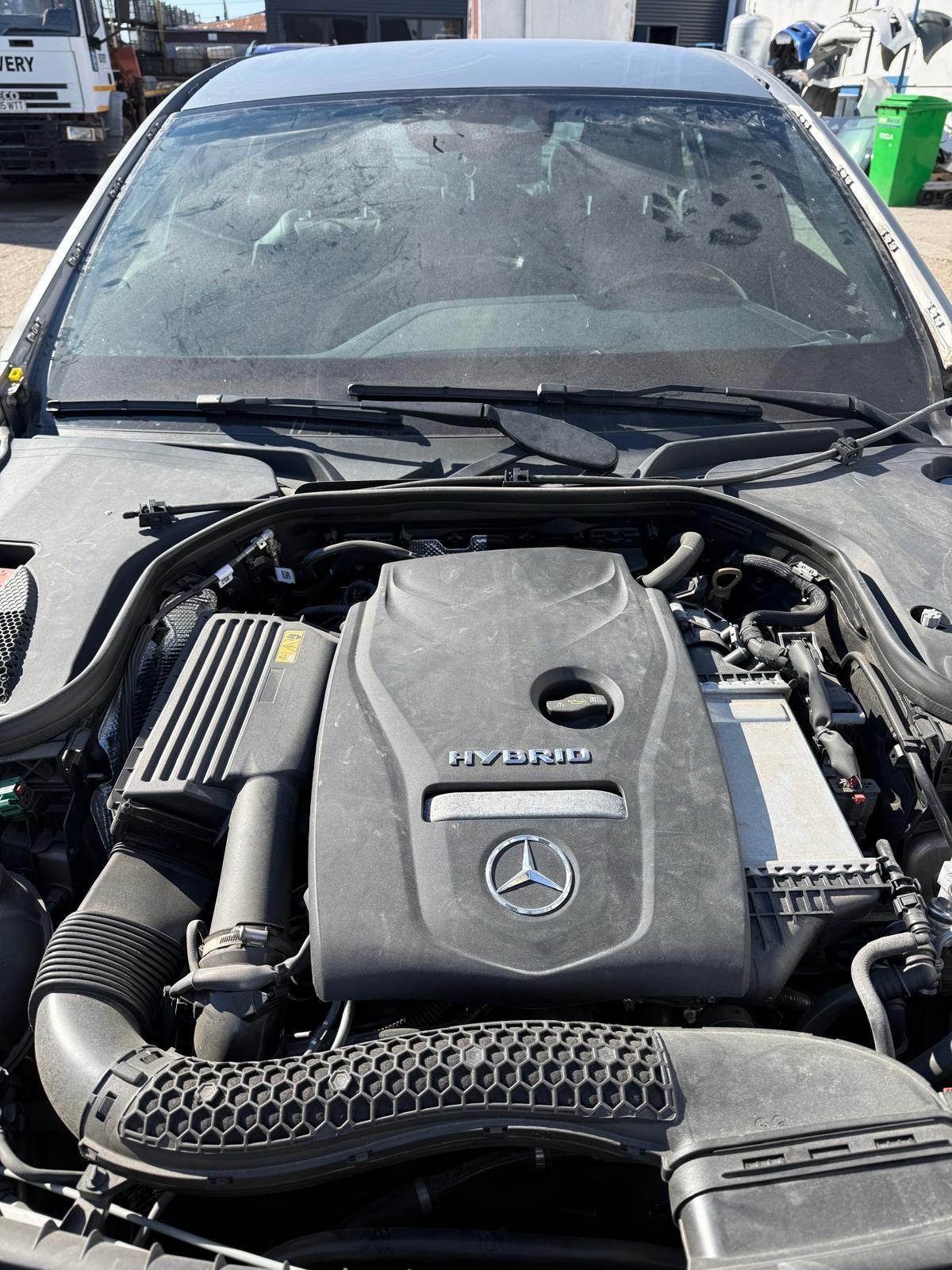 Mercedes Hybrid — motor cu capota deschisă, service mecanică Caracal | 2T Auto
