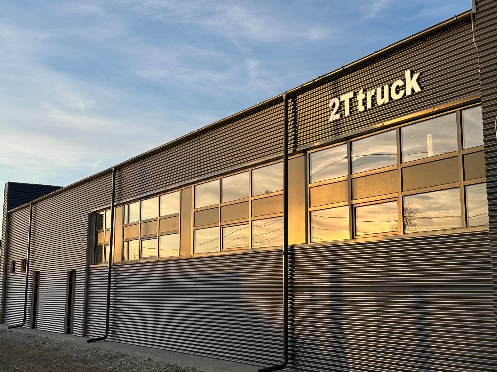 Service truck Caracal — 2T Auto