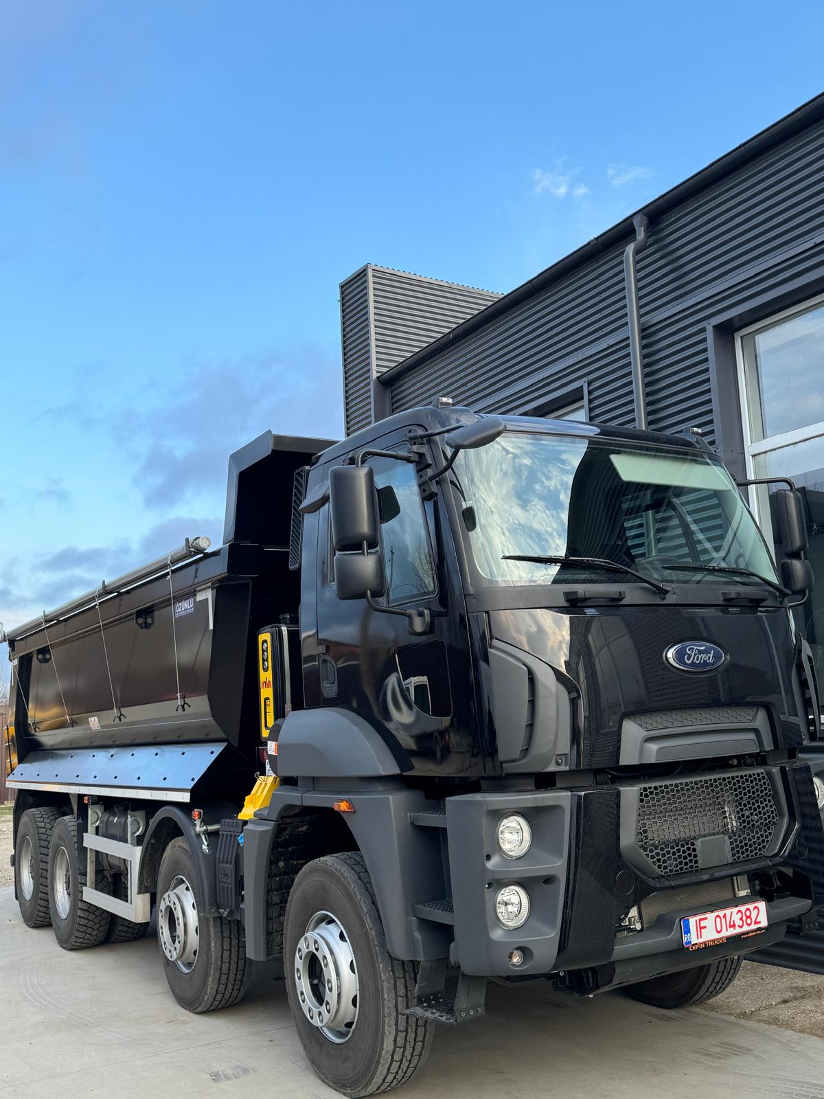 Service truck Caracal — 2T Auto