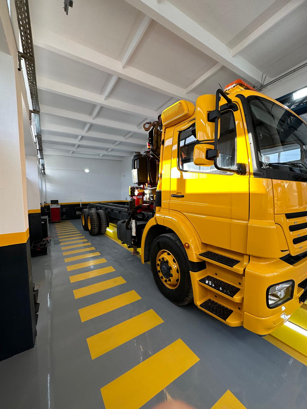 Service truck Caracal — 2T Auto