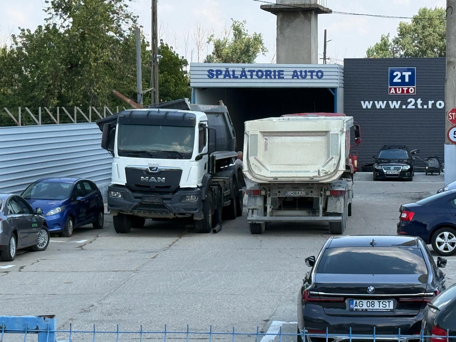 Spălătorie auto profesională 2T Auto Caracal — curățare interior și exterior