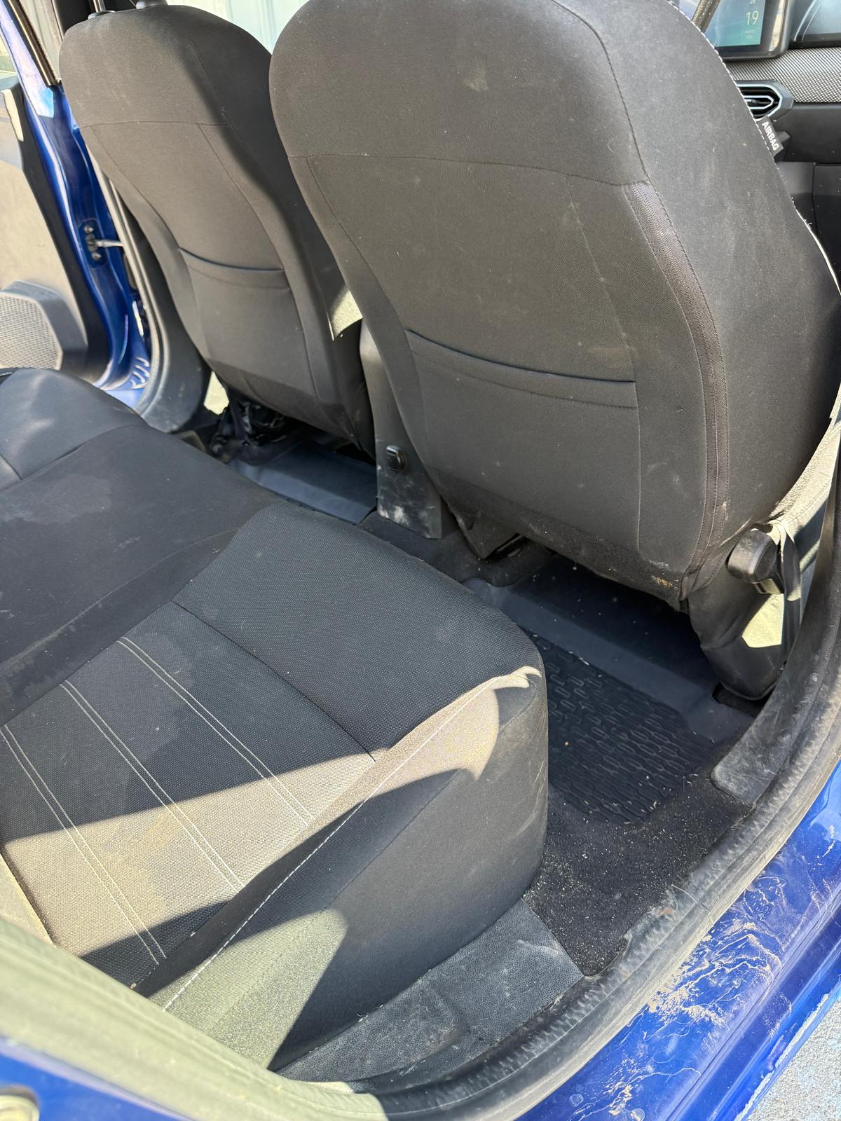 Înainte — banchetă spate cu praf, Spălătorie auto Caracal 2T Auto