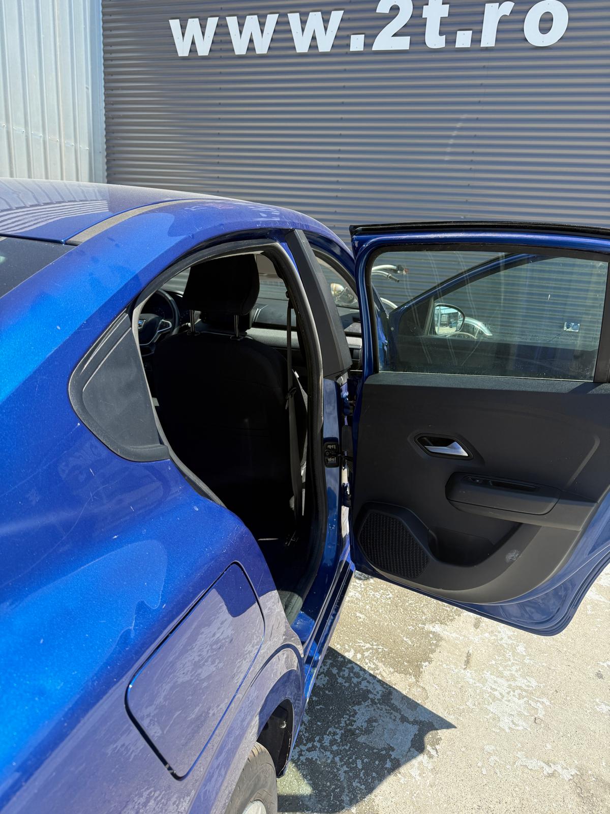 Înainte — ușă spate deschisă, Spălătorie auto Caracal 2T Auto